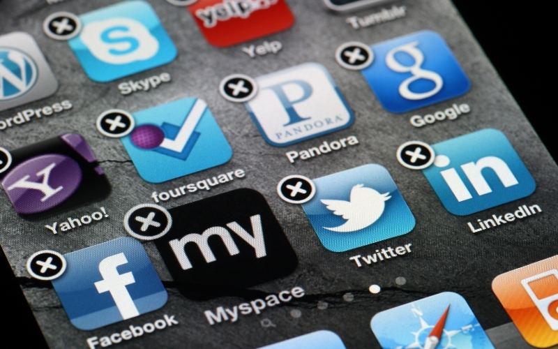 Việc xóa bớt ứng dụng sẽ làm giảm áp lực của đienẹ thoại